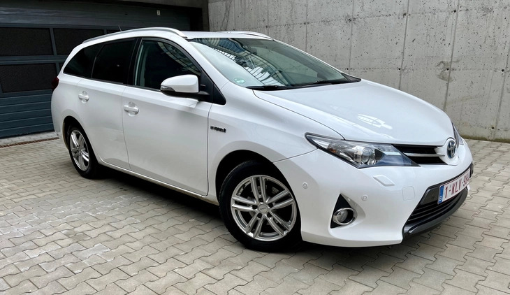 Toyota Auris cena 52900 przebieg: 144779, rok produkcji 2015 z Góra małe 529